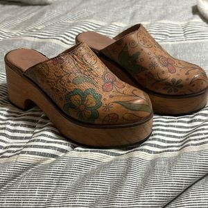 Free People Clogs